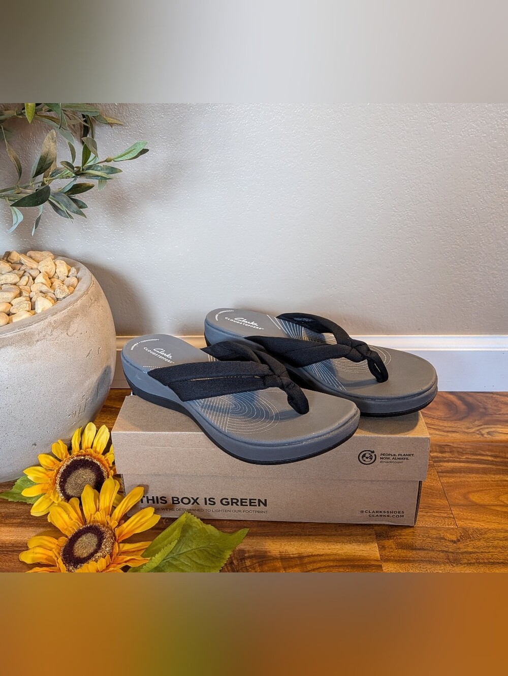 NWT! Cloudsteppers™ by Clarks Size 11M - Blk/ Grey